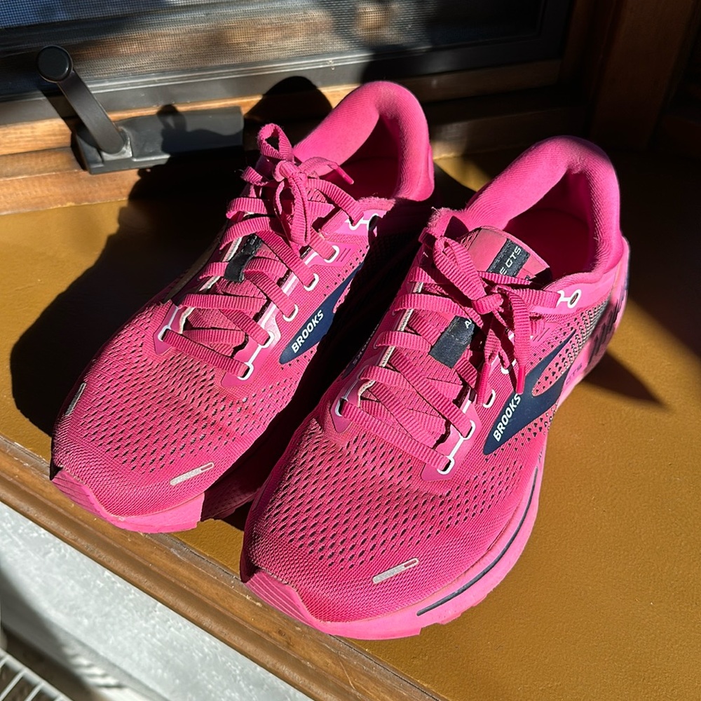 Pink Brooks Adrenaline 22 GTS